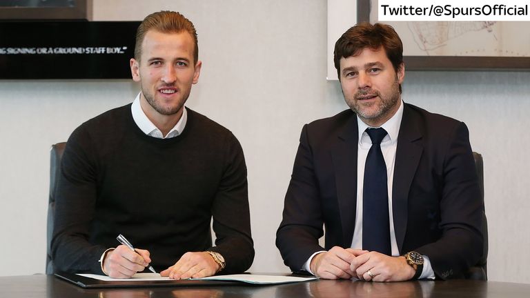 Harry Kane puts pen to paper on a new deal until 2022
