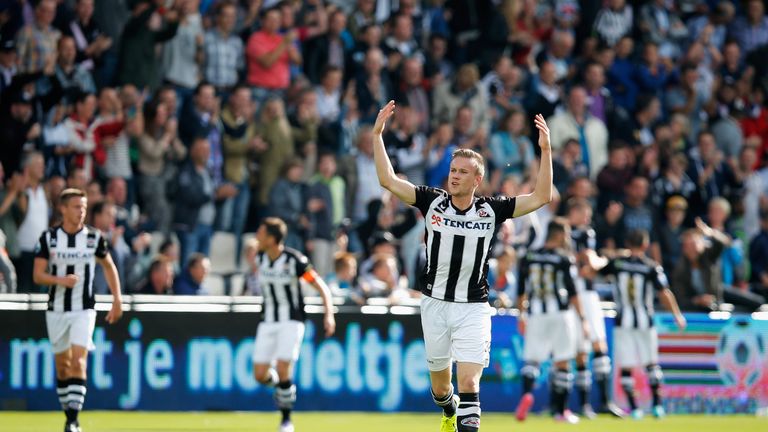 ALMELO, NETHERLANDS - SEPTEMBER 21:  Mike te Wierik of Heracles celebrates his teams goal during the Dutch Eredivisie match between Heracles Almelo and FC 