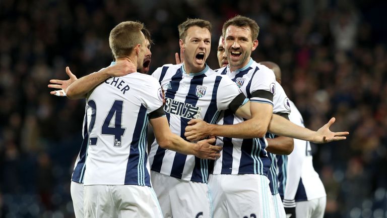 Jonny Evans celebrates 