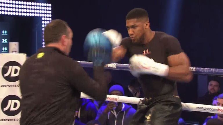 Anthony Joshua shows pace and power in his public workout ahead of title defence