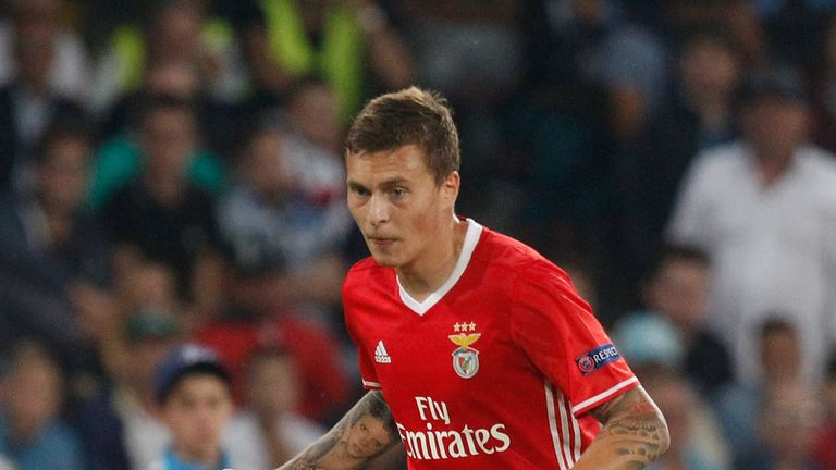 Benfica will 'find solutions' if Victor Lindelof leaves, according to manager Rui Vitoria