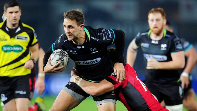 Ospreys vs Edinburgh.Ospreys' Ashley Beck is tackled by Edinburgh's Damien Hoyland.Mandatory Credit ..INPHO/Kevin Barnes