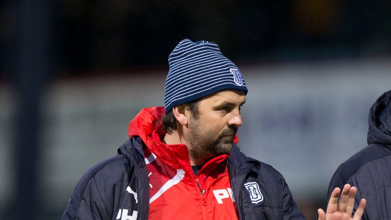 31/12/16 LADBROKES PREMIERSHIP  .  DUNDEE v ST JOHNSTONE  .  DENS PARK - DUNDEE  .  Dundee manager Paul Hartley at full time