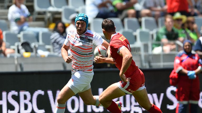CAPE TOWN, SOUTH AFRICA - DECEMBER 10: Richard de Carpentier of England during day 1 of the HSBC Cape Town Sevens Pool C, England and Canada match at Cape 