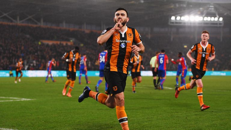 HULL, ENGLAND - DECEMBER 10:  Robert Snodgrass of Hull City celebrates as he scores the first goal from a penalty during the Premier League match between H