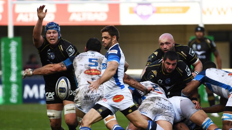 Rory Kockott clears the ball for Castres