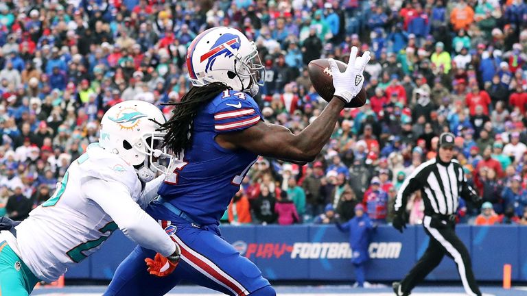 ORCHARD PARK, NY - DECEMBER 24:  Sammy Watkins #14 of the Buffalo Bills makes a touchdown reception against the Miami Dolphins during the first half at New