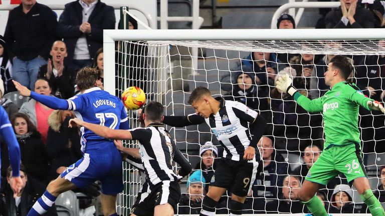 Sheffield Wednesday's Glenn Loovens scores