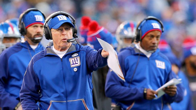 EAST RUTHERFORD, NJ - JANUARY 03:  Head coach Tom Coughlin of the New York Giants directs his players in the second half against the Philadelphia Eagles at