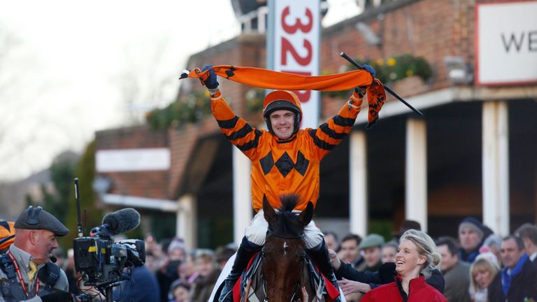 Thistlecrack ridden by Tom Scudamore