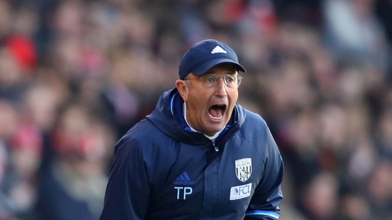 SOUTHAMPTON, ENGLAND - DECEMBER 31: Tony Pulis, Manager of West Bromwich Albion shouts during the Premier League match between Southampton and West Bromwic