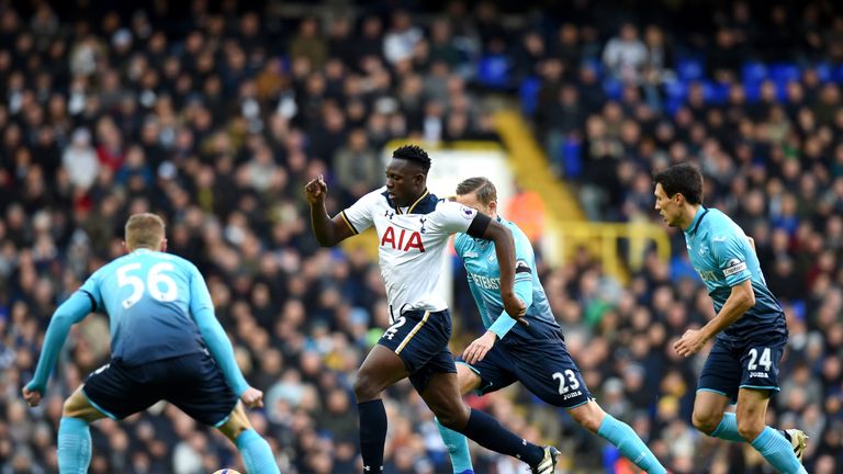 LONDON, ENGLAND - DECEMBER 03:  Victor Wanyama of Tottenham Hotspur runs with the ball during the Premier League match between Tottenham Hotspur and Swanse