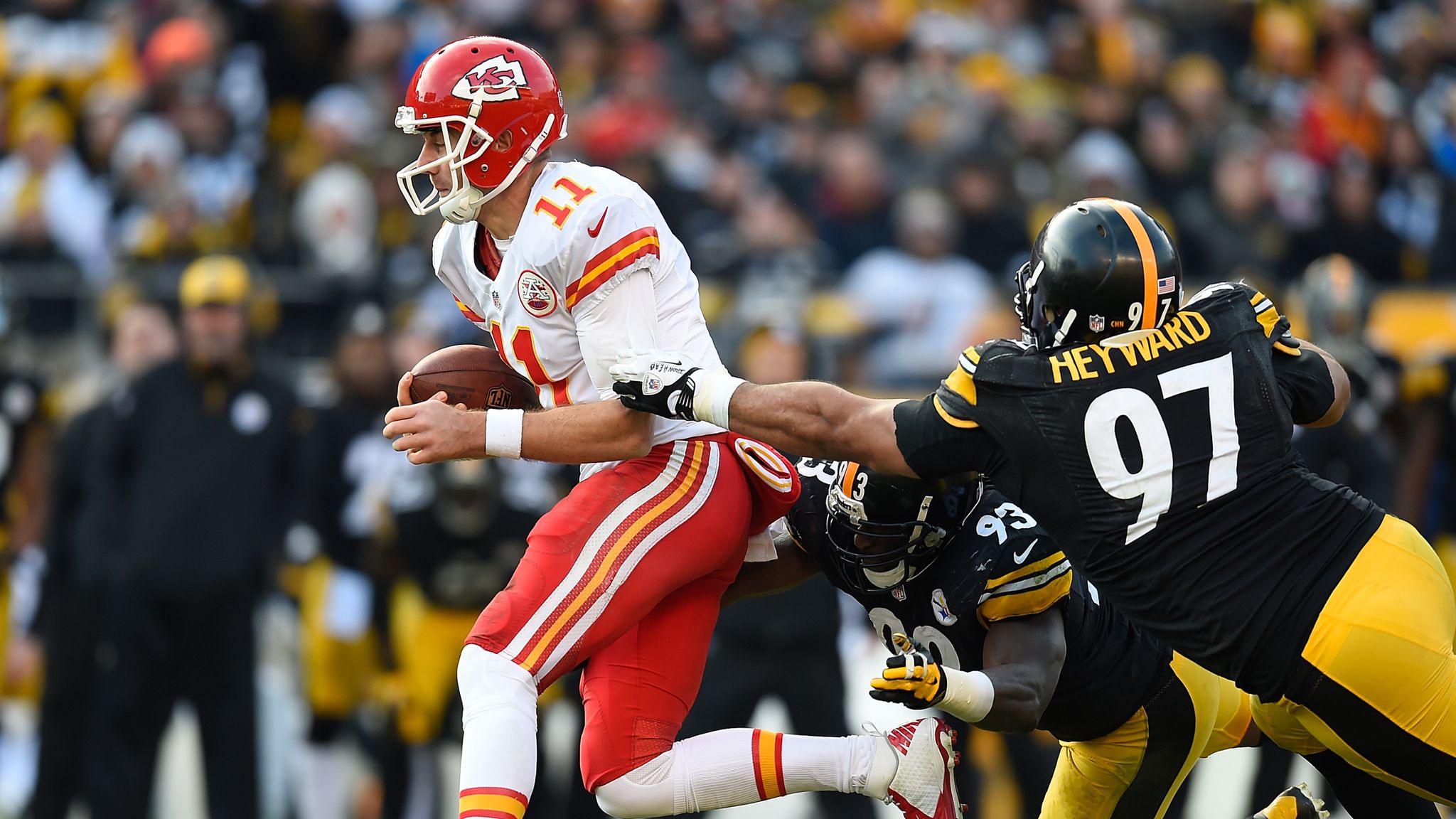 Pittsburgh Steelers defensive end Cameron Heyward (97) warms up