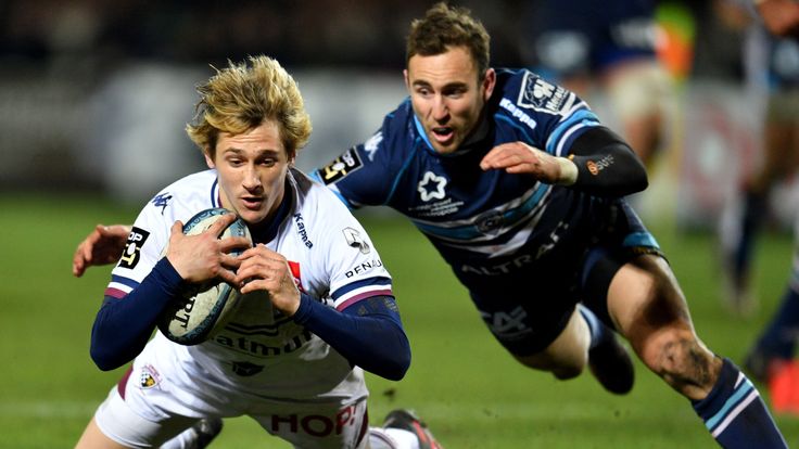 Bordeaux-Begles' Baptiste Serin (L) scores a try during the French Top 14 rugby union match between Montpellier and Bordeaux Begles on Jan 6 2017