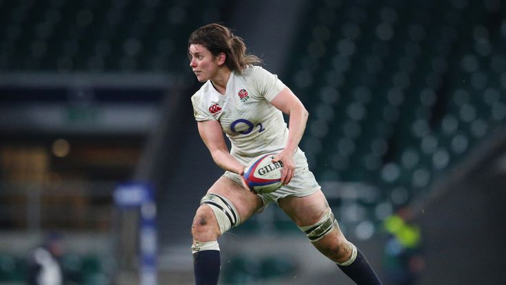  Sarah Hunter in action for England