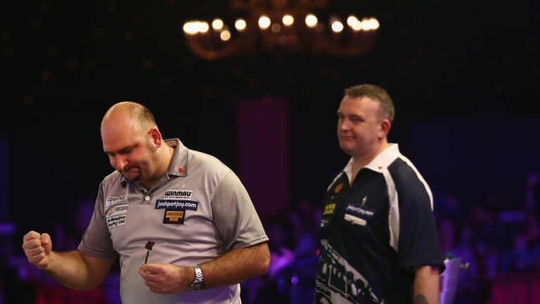 Scott Waites beat Mark McGeeney 4-2