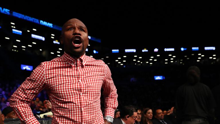 NEW YORK, NY - JANUARY 14:  Floyd Mayweather shouts instructions to Gervonta Davis during his fight against Jose Pedraza during their IBF Junior Lightweigh