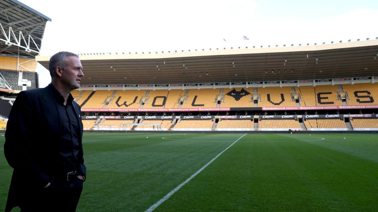 New Wolverhampton Wanderers manager Paul Lambert poses for photos prior to a press conference at Molineux, Wolverhampton. PRESS ASSOCIATION Photo. Picture 