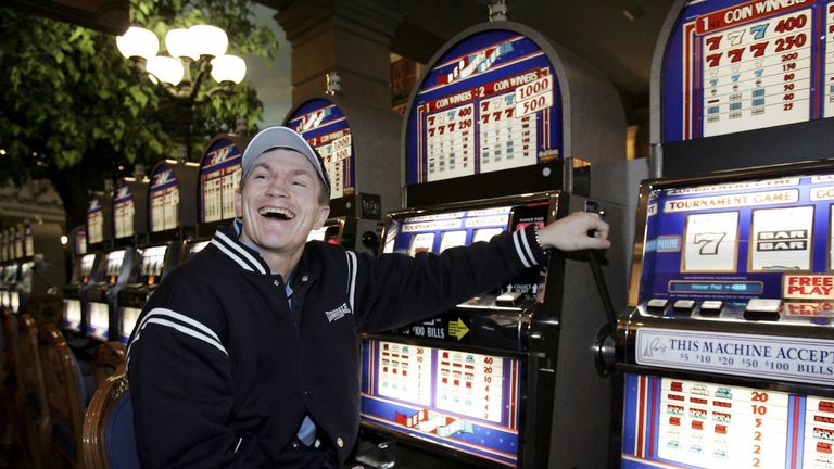 LAS VEGAS, NEVADA - JANUARY 18:  Ricky Hatton makes his way past the slot machines to a press conference on January 18, 2007 at the Paris Hotel in Las Vega