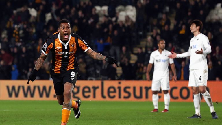 HULL, ENGLAND - JANUARY 07:  Abel Hernandez of Hull City celebrates after scoring his sides first goal during the Emirates FA Cup third round match between