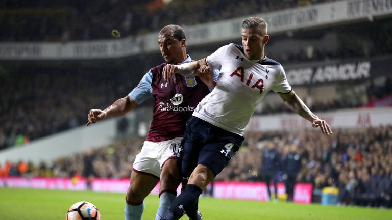 Aston Villa's Gabriel Agbonlahor (left) and Tottenham Hotspur's Toby Alderweireld battle for the ball