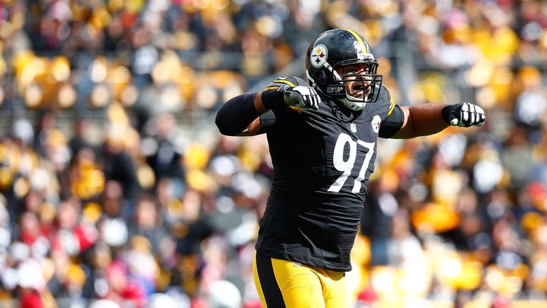 PITTSBURGH, PA - OCTOBER 18: Cameron Heyward #97 of the Pittsburgh Steelers reacts after a missed field goal attemp by the Arizona Cardinals during the 1st