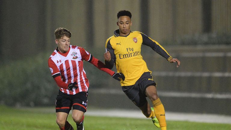 Cohen Bramall takes on Lloyd Isgrove during the U23 match between Southampton and Arsenal at Staplewood