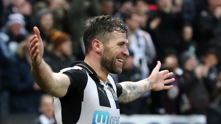 Newcastle United's Daryl Murphy celebrates scoring his side's first goal of the game during the Sky Bet Championship match at St James' Park, Newcastle.