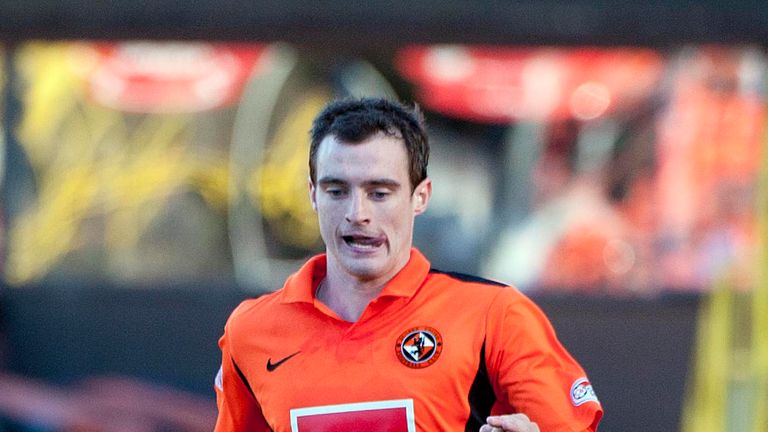 CLYDESDALE BANK PREMIER LEAGUE.DUNDEE UTD v ST JOHNSTONE (1-0).TANNADICE - DUNDEE.David Robertson in action for Dundee Utd.