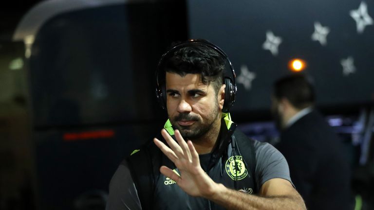 SUNDERLAND, ENGLAND - DECEMBER 14:  Diego Costa of Chelsea waves to fans on arrival at the stadiium prior to kick off during the Premier League match betwe