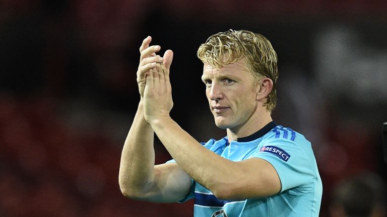 Feyenoord's Dutch striker Dirk Kuyt applauds as he leaves the field at the end of the UEFA Europa League group A football match between Manchester United a