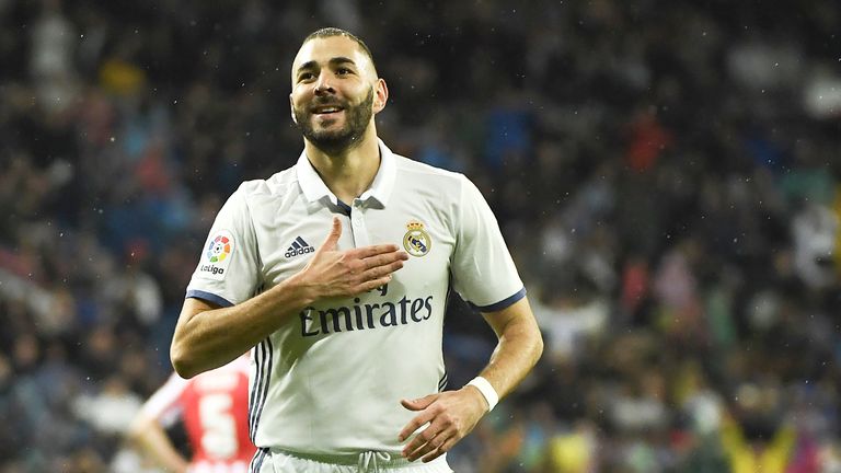 Karim Benzema celebrates a goal during the La Liga match between Real Madrid and Athletic Bilbao