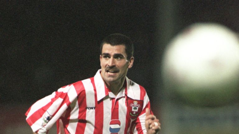 20 NOV 1995:  FRANCIS BENALI OF SOUTHAMPTON IN ACTION IN THE FA PREMIERSHIP MATCH BETWEEN SOUTHAMPTON AND ASTON VILLA WHICH WAS PLAYED AT THE DELL, SOUTHAM