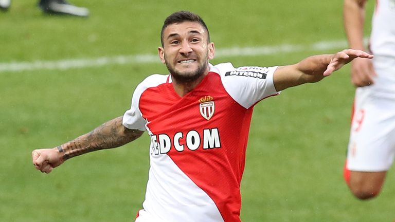 Monaco's Brazilian mildfielder Gabriel Boschilia celebrates after scoring a goal during the French L1 football match between Monaco (ASM) and Lorient (FCL)