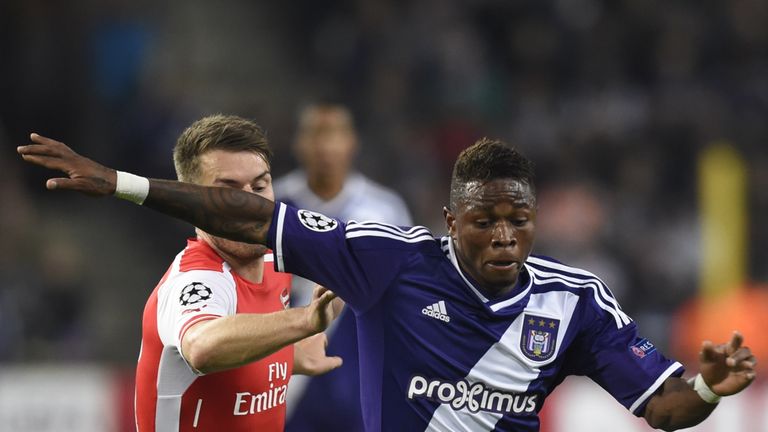 Anderlecht's forward from Ivory Coast Gohi Bi Cyriac runs with the ball during a UEFA Champions League group stage football match Anderlecht vs Arsenal at 