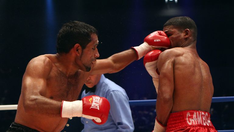 Jonathan Victor Barros (L) lost to Cuban slickster Yuriorkis Gamboa in 2010