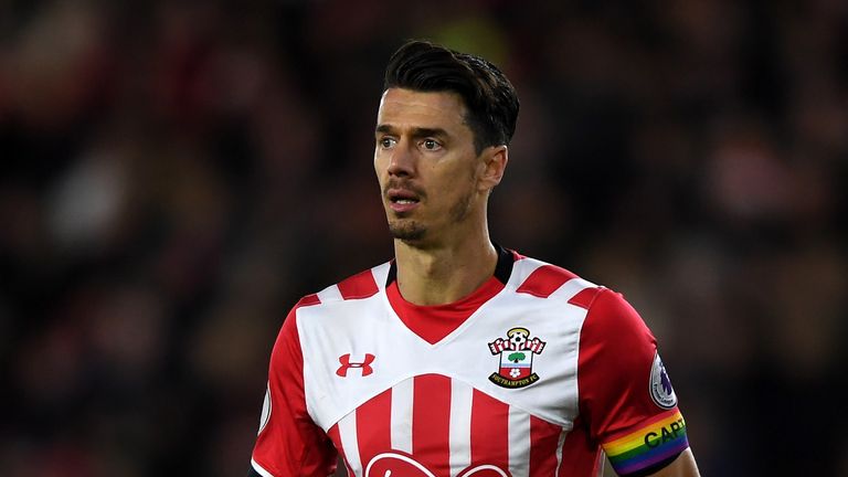 SOUTHAMPTON, ENGLAND - NOVEMBER 27:  Jose Fonte of Southampton in action during the Premier League match between Southampton and Everton at St Mary's Stadi