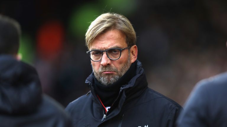SOUTHAMPTON, ENGLAND - NOVEMBER 19: Jurgen Klopp, Manager of Liverpool looks on during the Premier League match between Southampton and Liverpool at St Mar