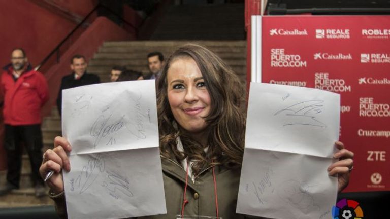 Kate shows off her Real Madrid autographs