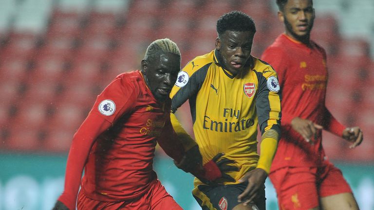 Stephy Mavididi takes on Mamadou Sakho during the Premier League 2 match between Arsenal and Liverpool