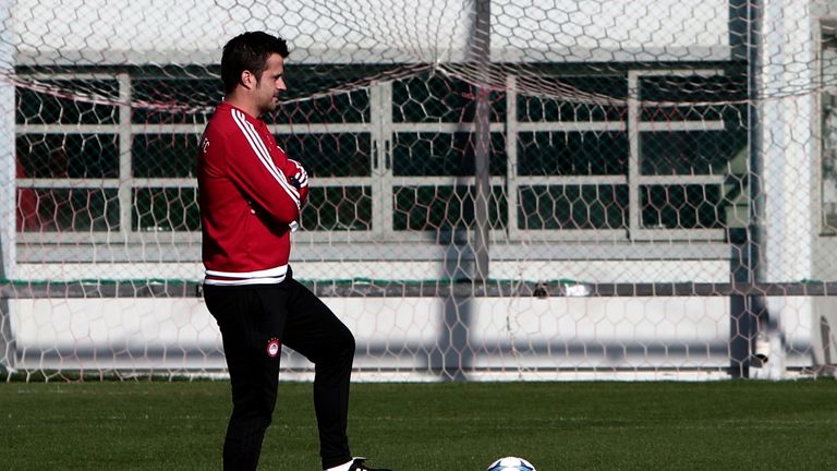 Marco Silva on the training pitch during his Olympiakos days