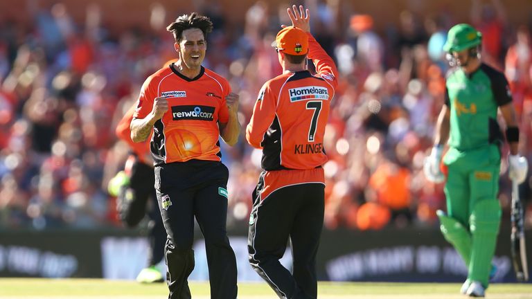 Mitchell Johnson took 3-3 from his four overs to help Perth Scorchers into the BBL final