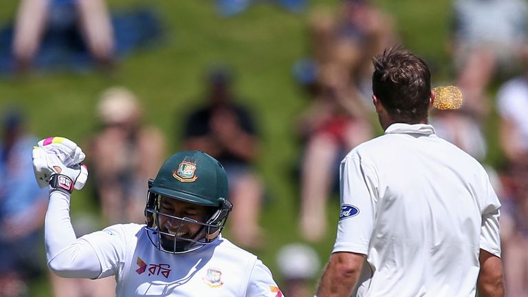 Hind mushukining surati