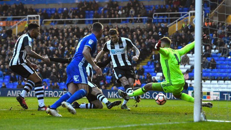 BIRMINGHAM, ENGLAND - JANUARY 07:  Newcastle player Daryl Murphy scores the opening goal during The Emirates FA Cup Third Round match between Birmingham Ci