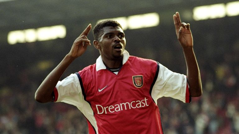 16 Oct 1999:  Nwankwo Kanu scores Arsenal's 4th goal during the FA Carling Premiership match against Everton at Highbury in London, England. Arsenal won th