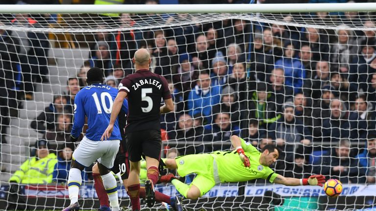 Claudio Bravo fails to prevent Romelu Lukaku giving Everton a 1-0 lead