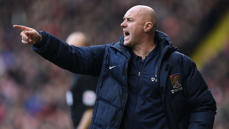 SHEFFIELD, ENGLAND - DECEMBER 31:  Northampton Town manager Rob Page gives intructions during the Sky Bet League One match between Sheffield United and Nor