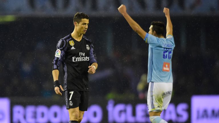 Real Madrid's Portuguese forward Cristiano Ronaldo (L) reacts being thrown out of the competition at the end of the Spanish Copa del Rey (King's Cup) quart