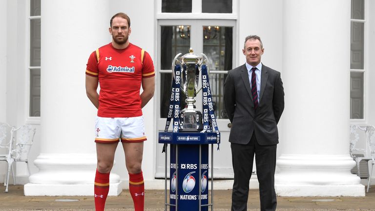 Wales captain Alun Wyn Jones and head coach Rob Howley With the Six Nations trophy