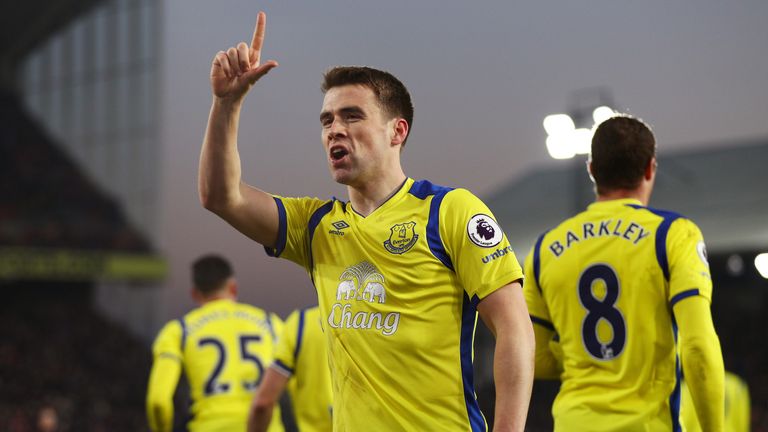LONDON, ENGLAND - JANUARY 21:  Seamus Coleman of Everton celebrates scoring his sides first goal during the Premier League match between Crystal Palace and